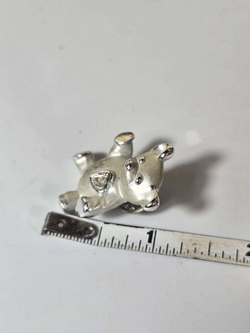 Vintage Signed Gigi Giusti Teddy Bear Pin Brooch Heart Matte Silver Tone - Picture 7 of 8